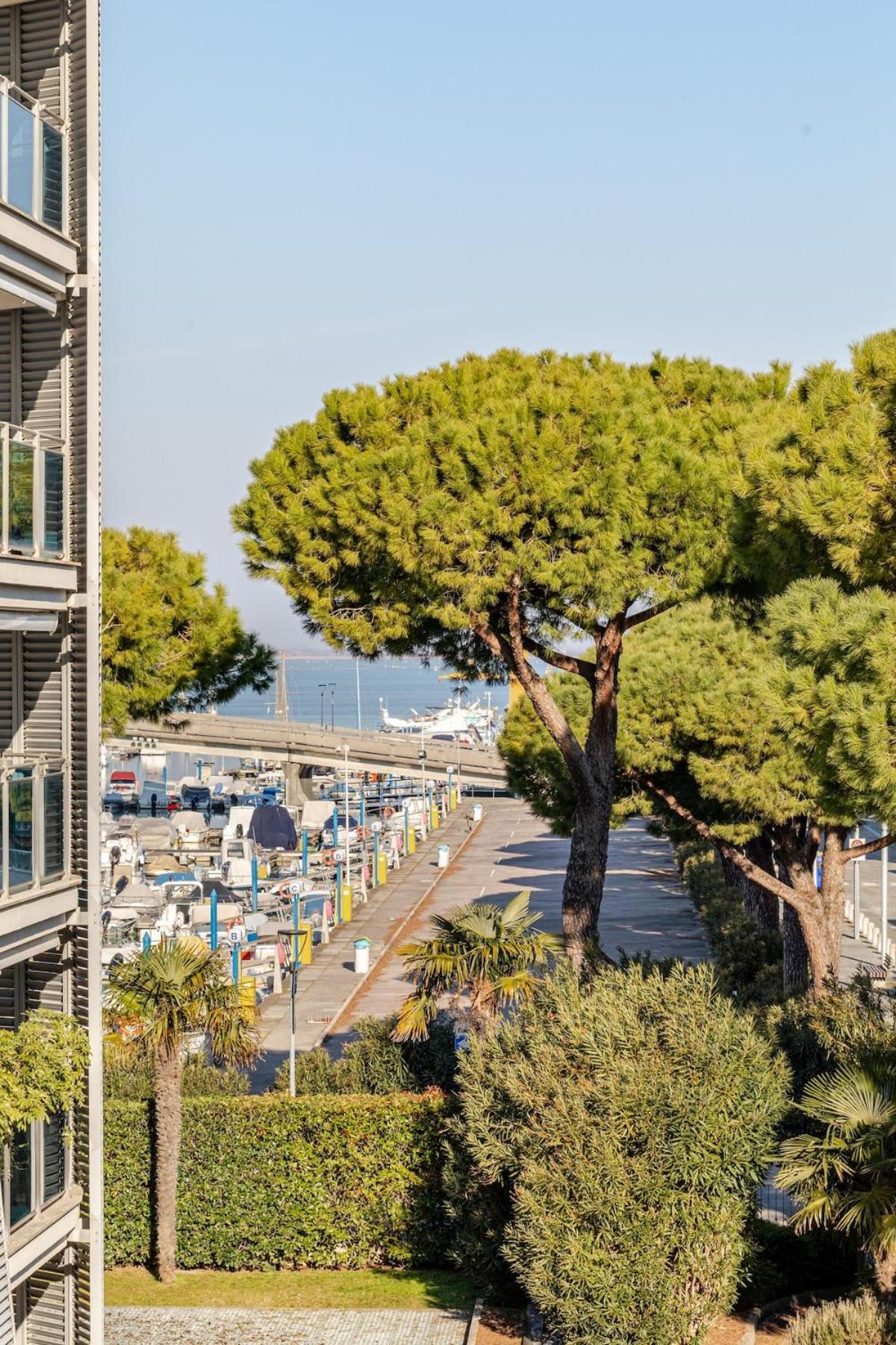 Centrale A 100 Metri Dal Mare Lignano Sabbiadoro Exterior foto